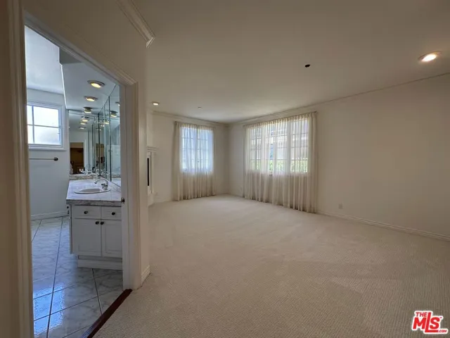 10595 Ashton Avenue 302, Los Angeles, California 90024