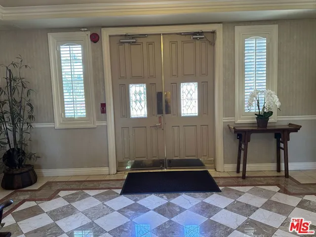 10595 Ashton Avenue 302, Los Angeles, California 90024