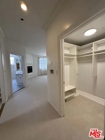 10595 Ashton Avenue 302, Los Angeles, California 90024