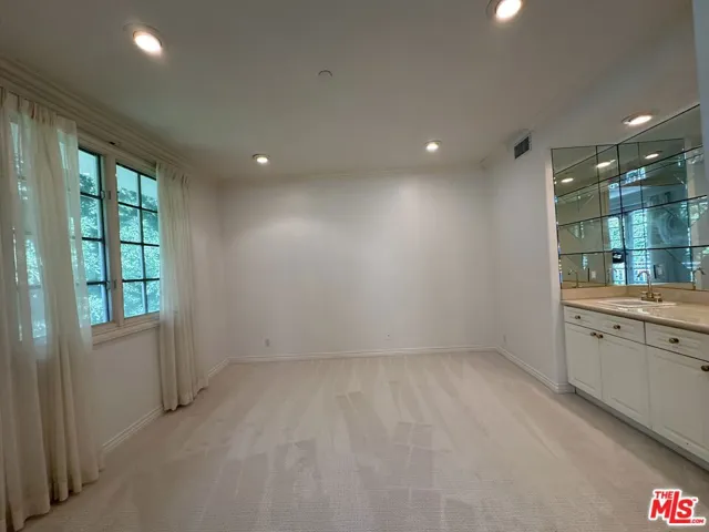 10595 Ashton Avenue 302, Los Angeles, California 90024