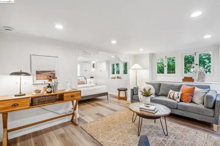 100 Echo Avenue, Oakland, California 94611-4310