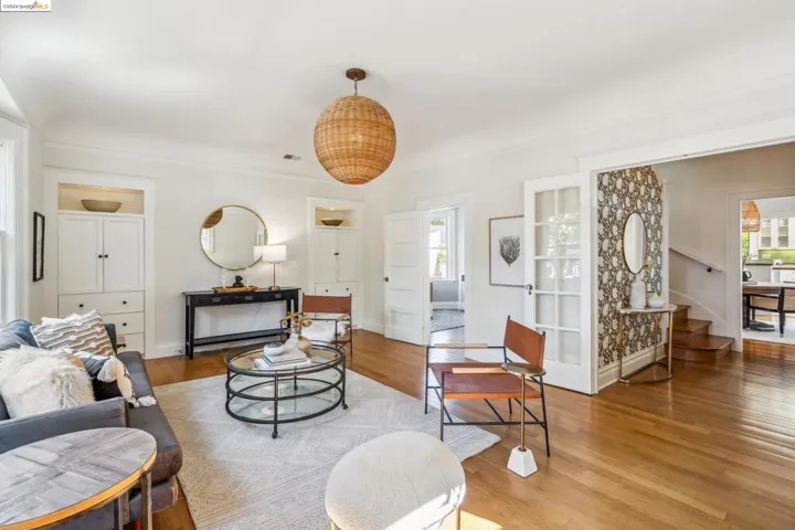 100 Echo Avenue, Oakland, California 94611-4310