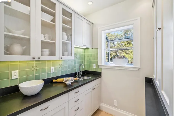 100 Echo Avenue, Oakland, California 94611-4310
