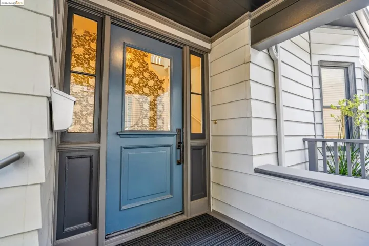 100 Echo Avenue, Oakland, California 94611-4310