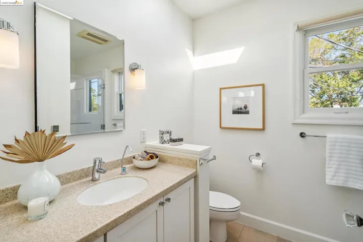 100 Echo Avenue, Oakland, California 94611-4310