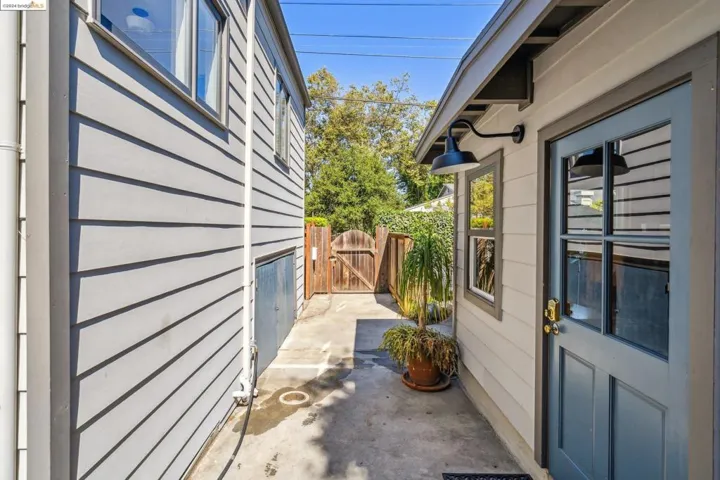 100 Echo Avenue, Oakland, California 94611-4310