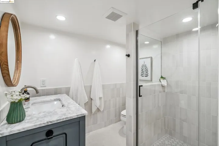 100 Echo Avenue, Oakland, California 94611-4310