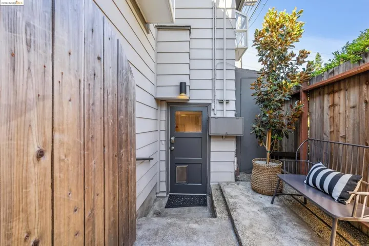 100 Echo Avenue, Oakland, California 94611-4310
