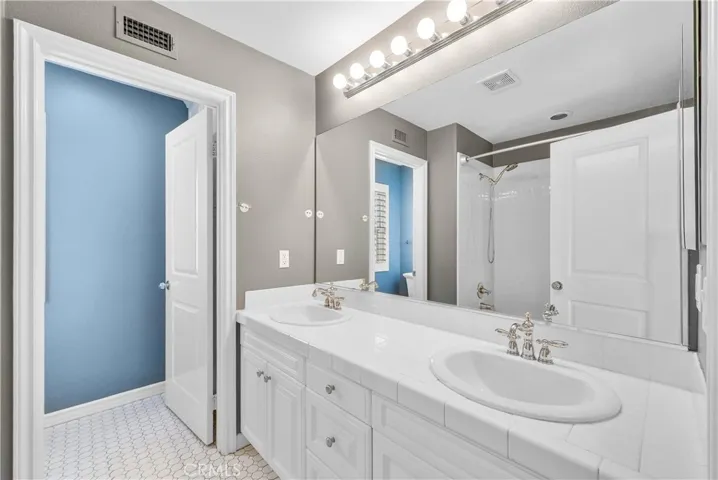 6 Saint Giles Ct, Ladera Ranch, California 92694