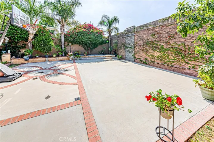 1180 N Ventura Street, Anaheim, California 92801