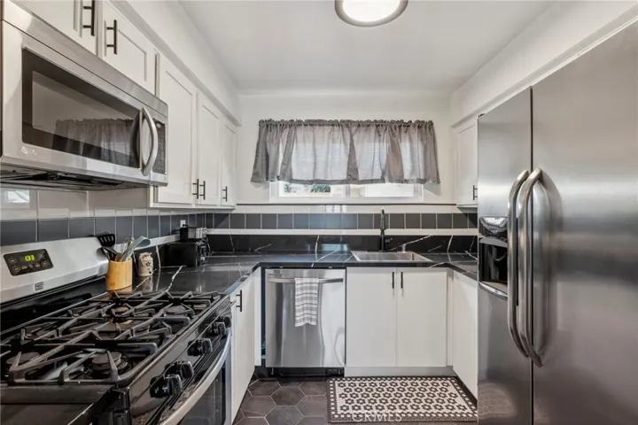 8221 Langdon Avenue 113, Van Nuys, California 91406