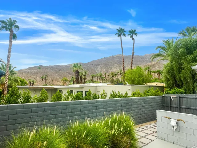 078 MOUNTAIN VIEWS