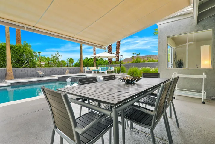 019 COVERED PATIO