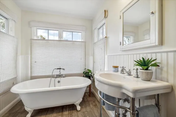 220 Del Rosa Way, San Mateo, California 94403