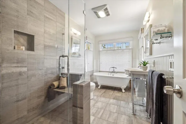 220 Del Rosa Way, San Mateo, California 94403