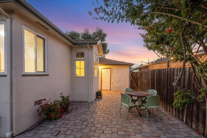 220 Del Rosa Way, San Mateo, California 94403