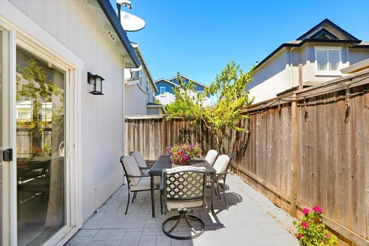 30 W Brookside Drive, Cloverdale, California 95425