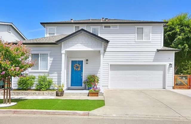 30 W Brookside Drive, Cloverdale, California 95425