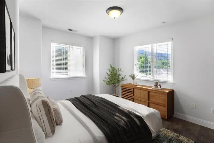 30 W Brookside Drive, Cloverdale, California 95425