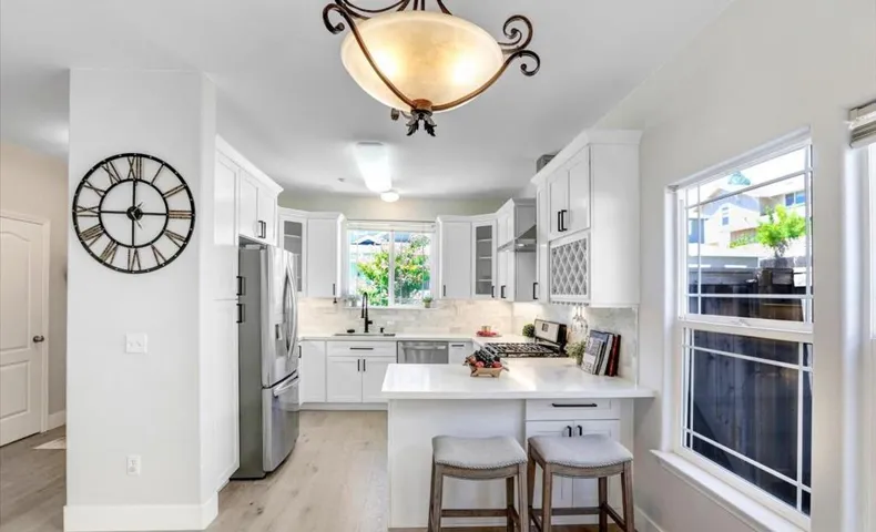 30 W Brookside Drive, Cloverdale, California 95425