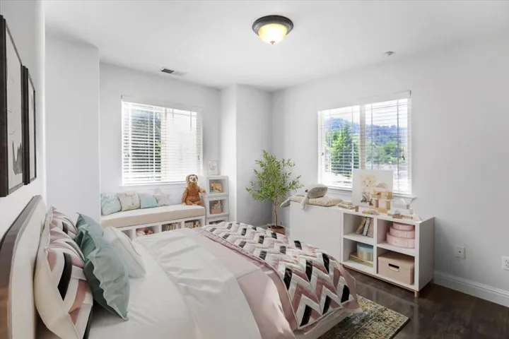 30 W Brookside Drive, Cloverdale, California 95425