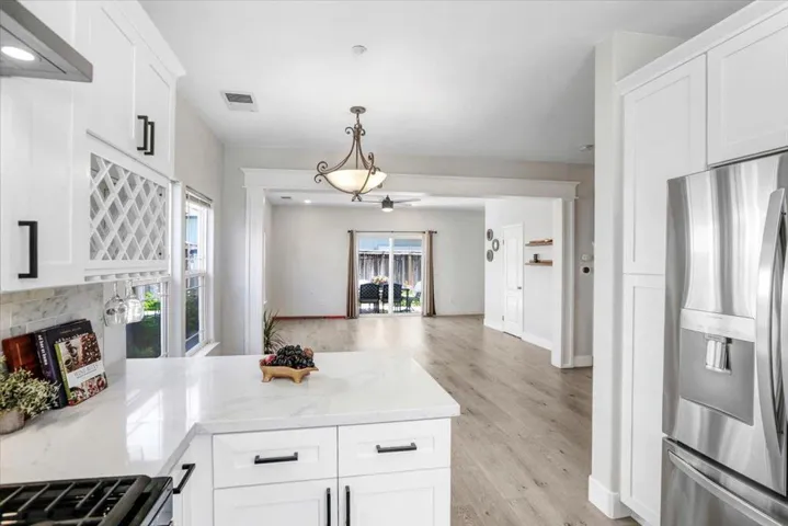 30 W Brookside Drive, Cloverdale, California 95425