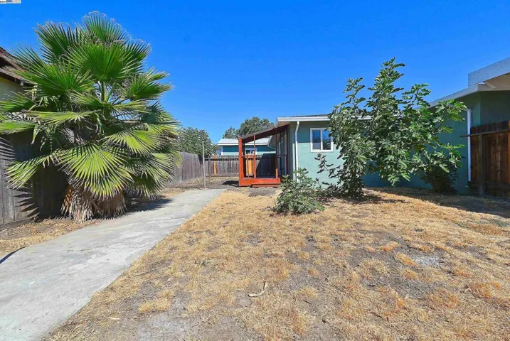 28069 E 12th St, Hayward, California 94544