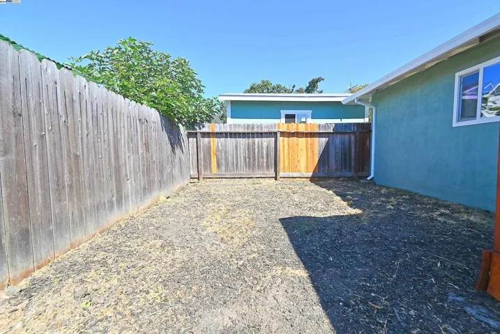 28069 E 12th St, Hayward, California 94544