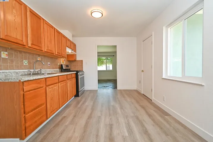 28069 E 12th St, Hayward, California 94544