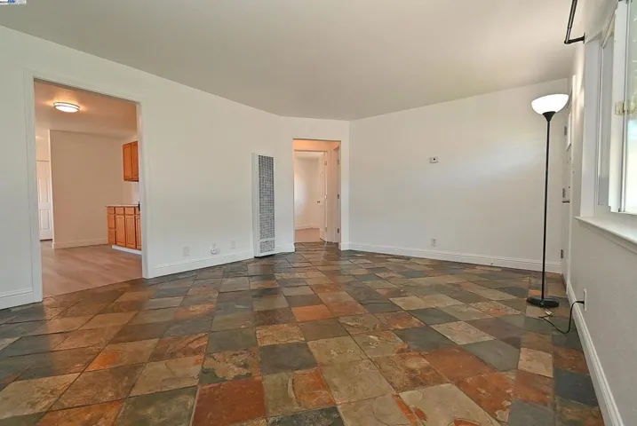 28069 E 12th St, Hayward, California 94544