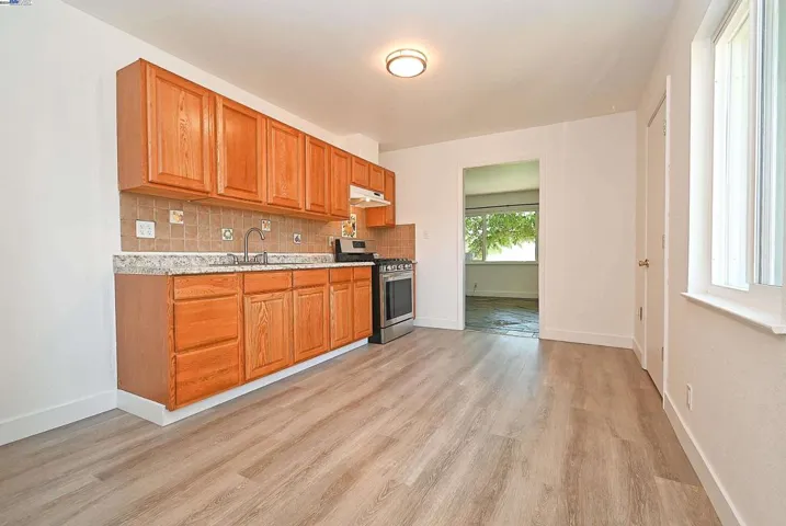 28069 E 12th St, Hayward, California 94544