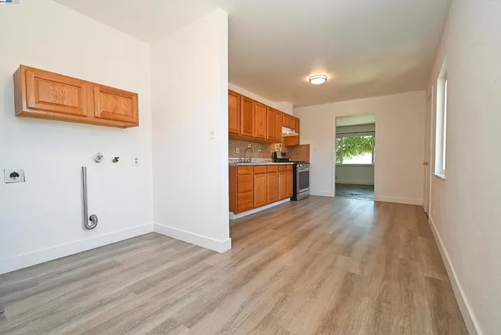 28069 E 12th St, Hayward, California 94544