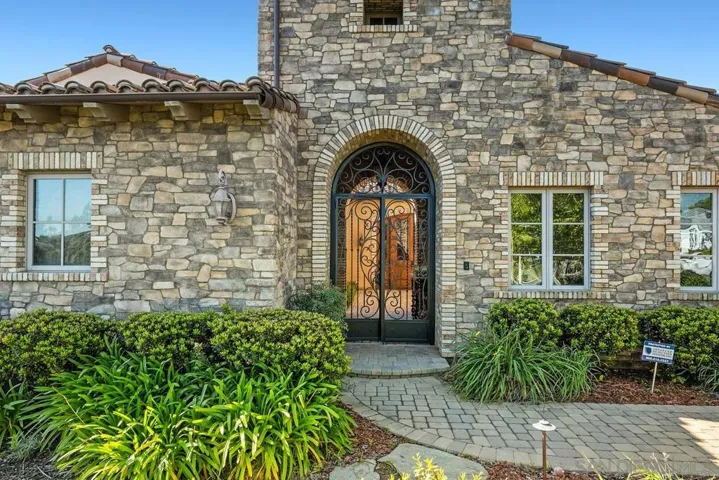17867 Joyas Ct., Poway, California 92064