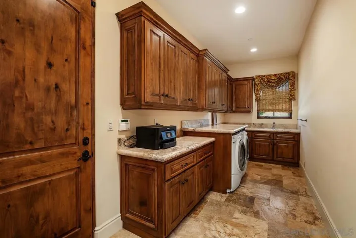 17867 Joyas Ct., Poway, California 92064