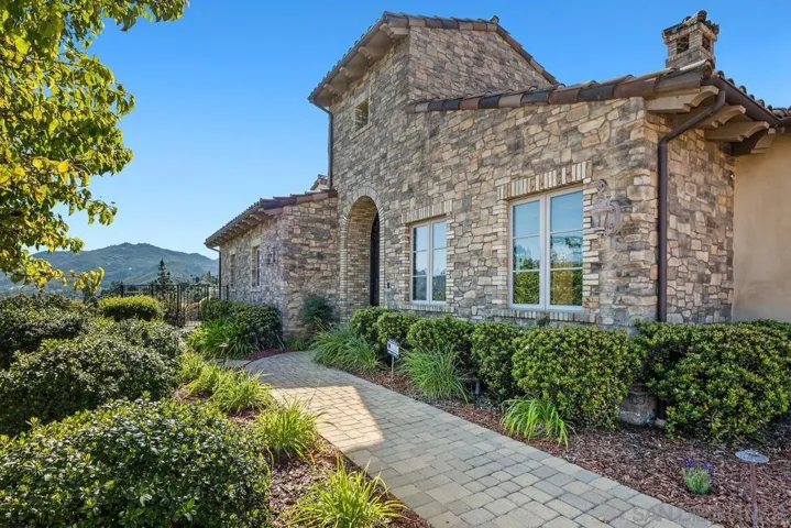 17867 Joyas Ct., Poway, California 92064