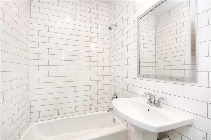 375 Termino Avenue G, Long Beach, California 90814