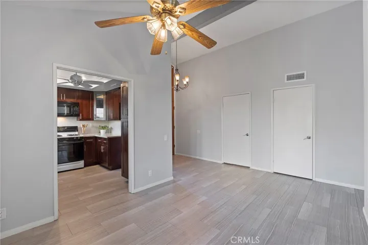 Dining area to kitchen
