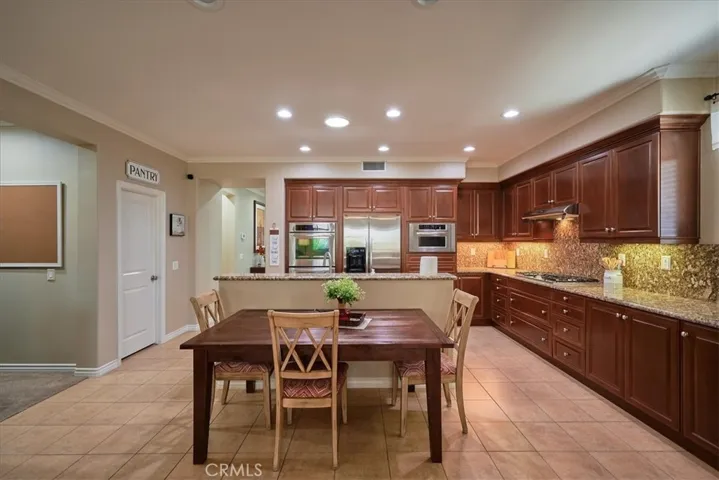 14508 Meadowbrook Lane, Eastvale, California 92880