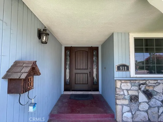 918 S Redwood Drive, Visalia, California 93277