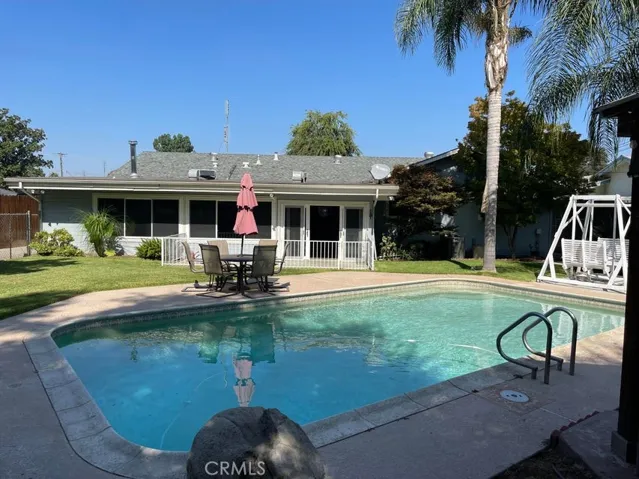 918 S Redwood Drive, Visalia, California 93277