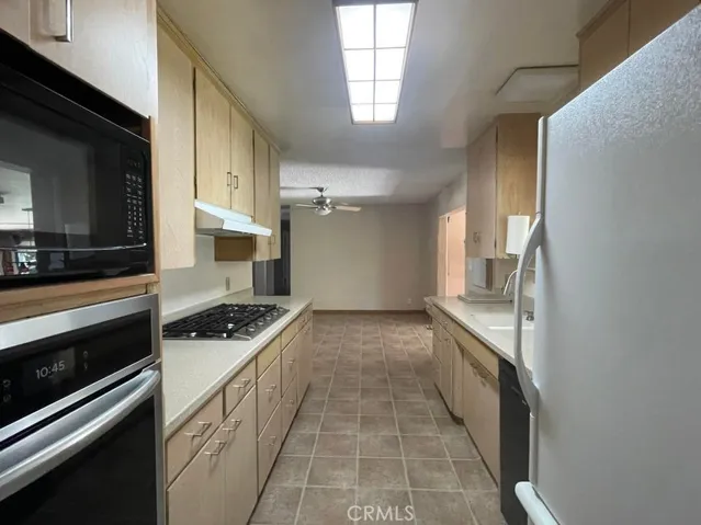 918 S Redwood Drive, Visalia, California 93277