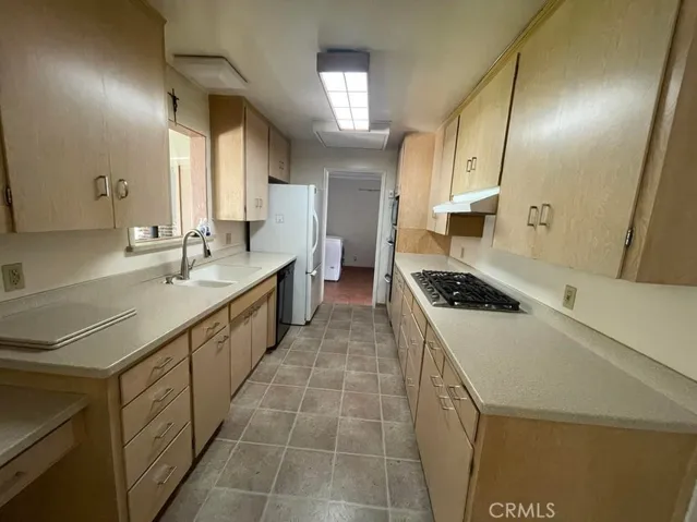 918 S Redwood Drive, Visalia, California 93277