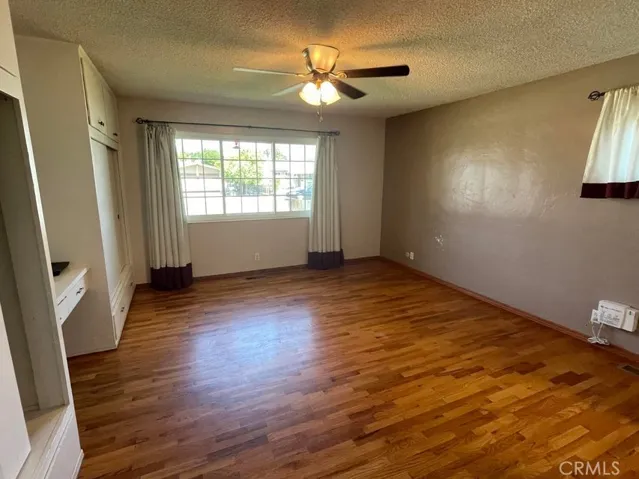 918 S Redwood Drive, Visalia, California 93277
