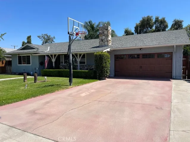 918 S Redwood Drive, Visalia, California 93277