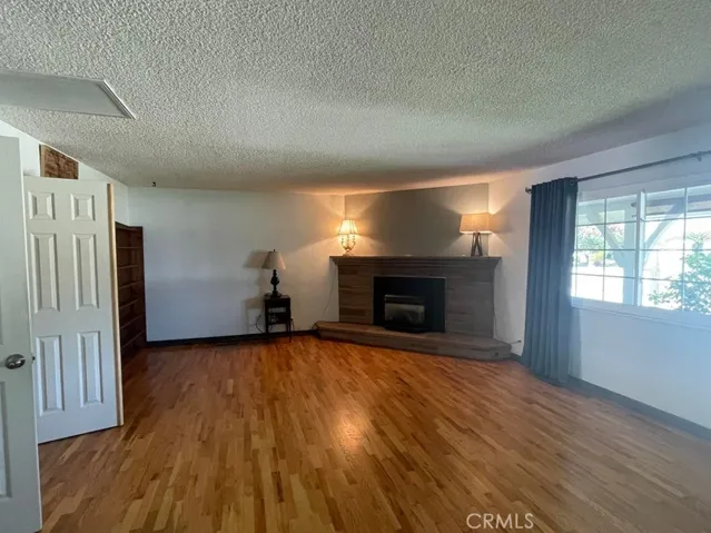 918 S Redwood Drive, Visalia, California 93277