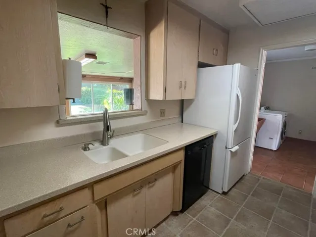 918 S Redwood Drive, Visalia, California 93277