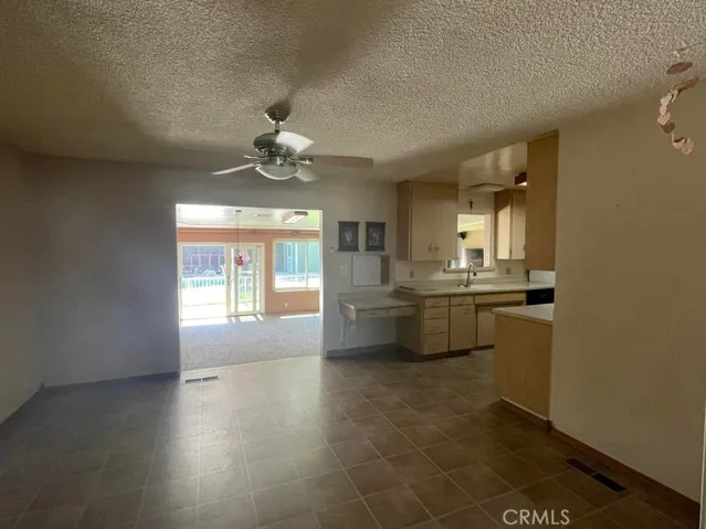 918 S Redwood Drive, Visalia, California 93277