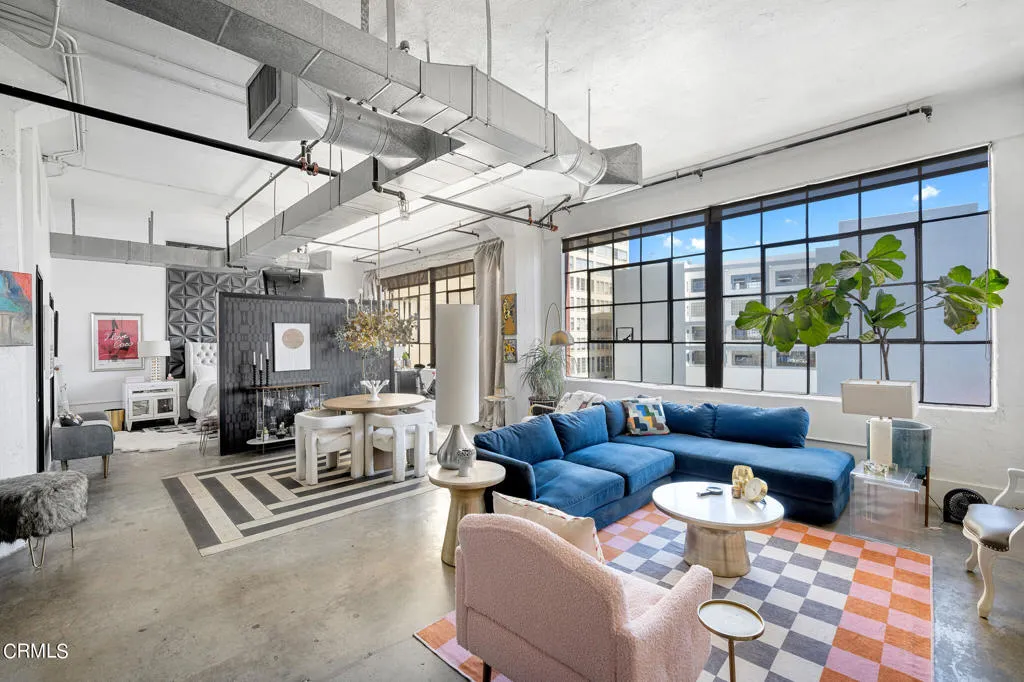 315 E 8th Street 301, Los Angeles, California 90014 home-pic-1