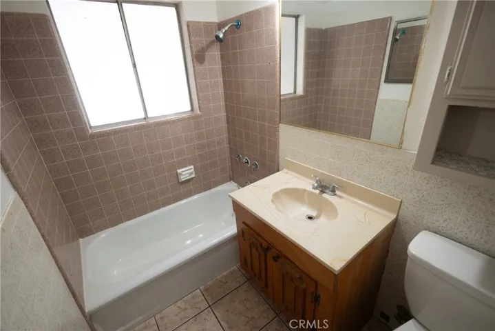 1594 Rialto Avenue, Colton, California 92324
