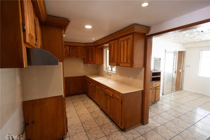 1594 Rialto Avenue, Colton, California 92324